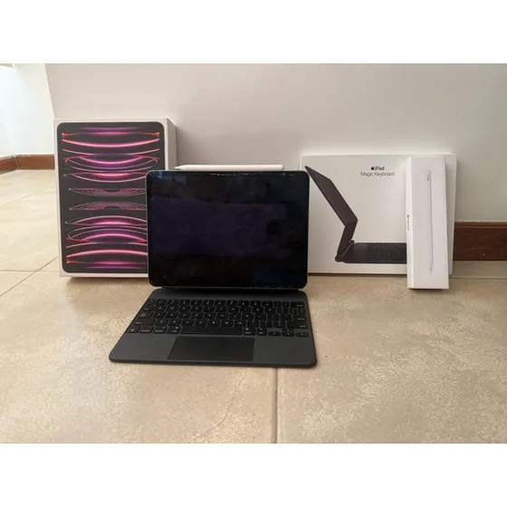 iPad Pro 4ta Generación 256gb + Accesorios
