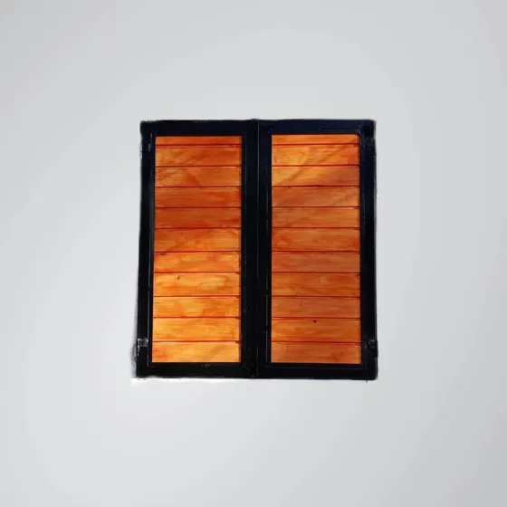 Postigones En Madera Curada Y Marco De Caño Rectangular