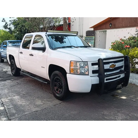 Chevrolet Silverado F Pickup 2500 Crew Cab 4x4 Mt