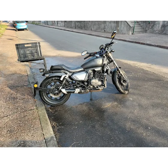 Moto Color Negra 200 Cilindrada