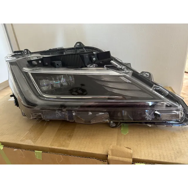 Faro Derecho Toyota Yaris 2024