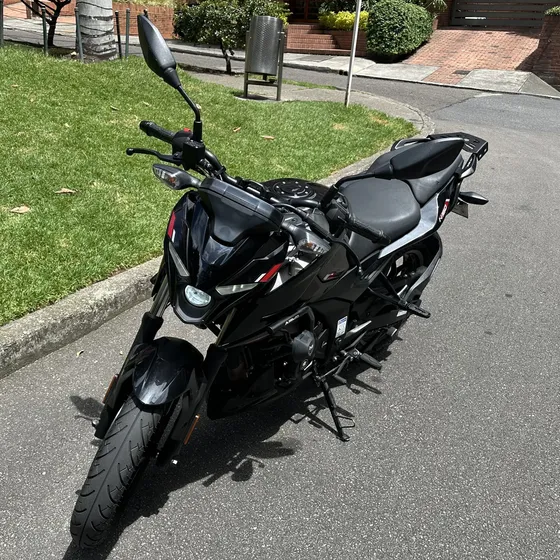 Bajaj Pulsar N160, 2024. Negro Infinito. Excelente Estado.