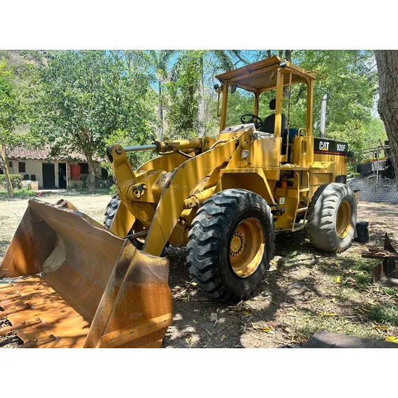 Cargador Caterpillar 928f Balde De 2mt2 Operativo.
