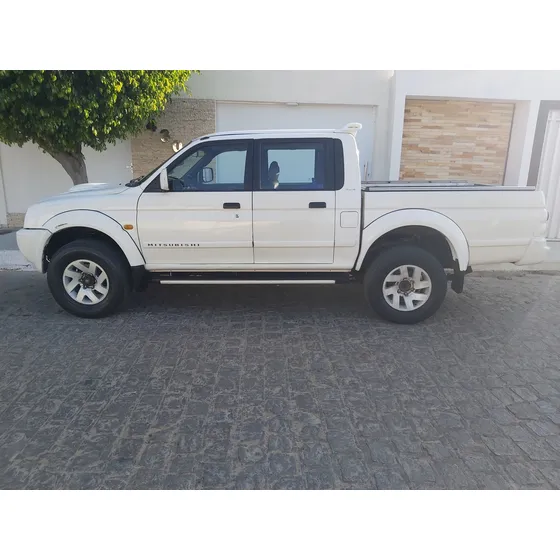Mitsubishi L200 2.5 Sport Hpe Cab. Dupla 4x4 Aut. 4p