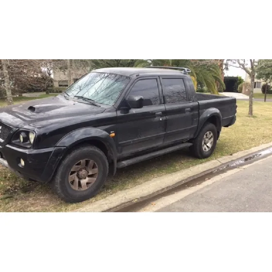 Mitsubishi L200 2.5 Sport Hpe Cab Doble 4x4