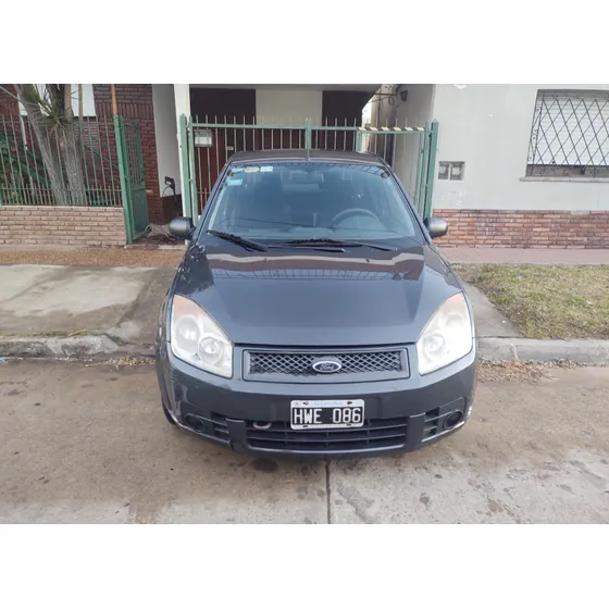 Ford Fiesta Max 1.6 Ambiente Mp3