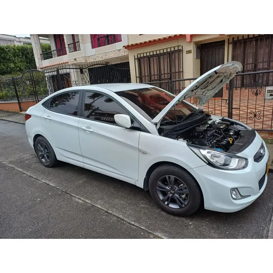 Hyundai I25 1.4l 5 P
