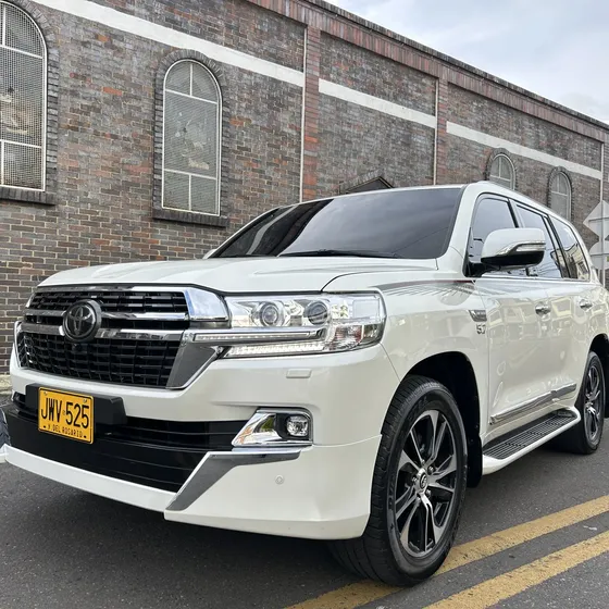 Toyota Land Cruiser 2021 5.7l Fl Lc200