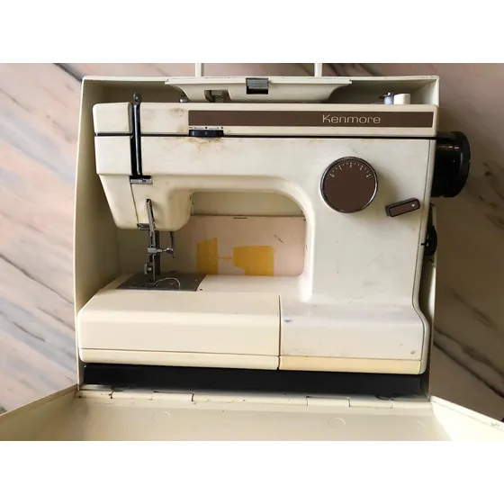 Máquina De Coser Usada En Buen Estado Kenmore $150