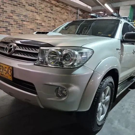 Toyota Fortuner 2011 3.0 Sr5