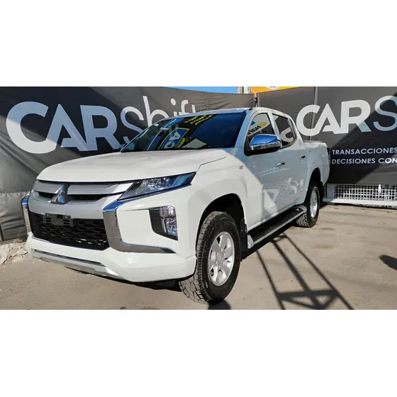 Mitsubishi L200 2.4 Cabina Doble 4x2 Mt