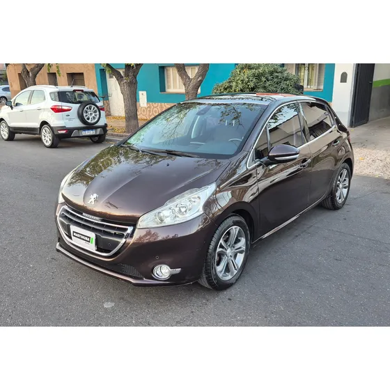 Peugeot 208 1.6 Feline