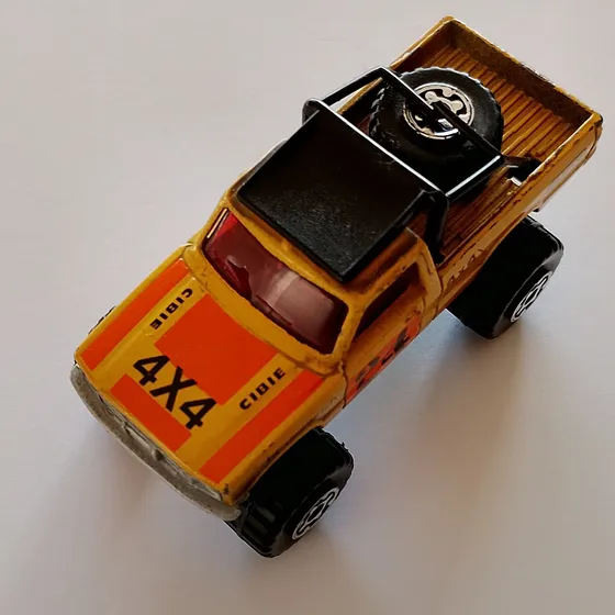 4 X 4 Open Back Truck - Matchbox - 1981 Mostaza