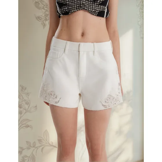 Shorts Iódice Five Pockets Detalhe Renda Off White