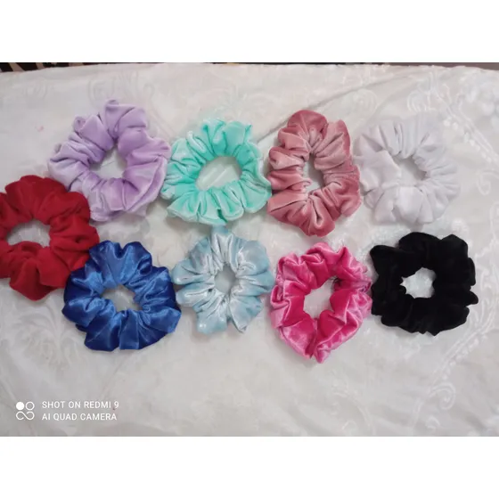 Scrunchies En Tela De Terciopelo Por Docena