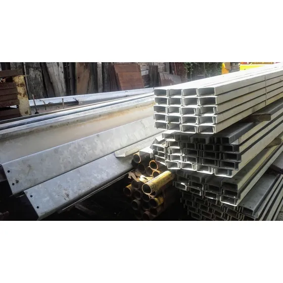 Escalones Flotantes.perfil Chapa 240 X 80x4,8 Mm.t. Larralde