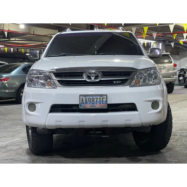 Toyota Fortuner .