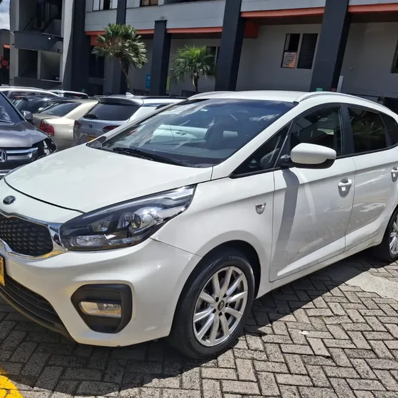 Kia Carens 2017 2.0 Suv
