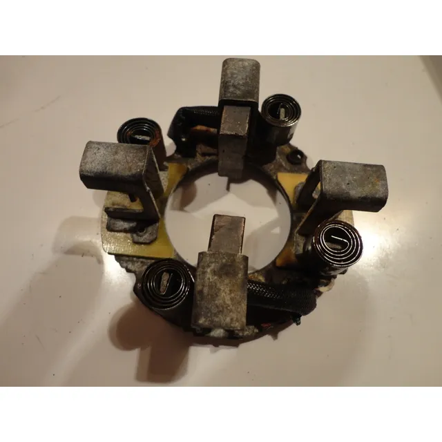 Carbonera De Arranque Tipo Sawafuji 12v Hino