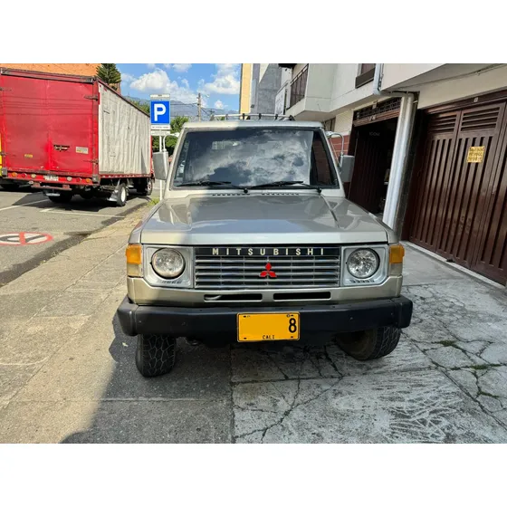 Mitsubishi Montero 2.6 L042 Cabinado