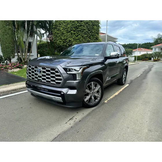 Toyota Sequoia 3.5 V6 Capstone