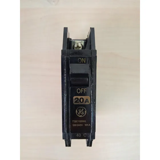 Breaker Tqc Hqc 1x20 General Electric Y Bticino Superficial