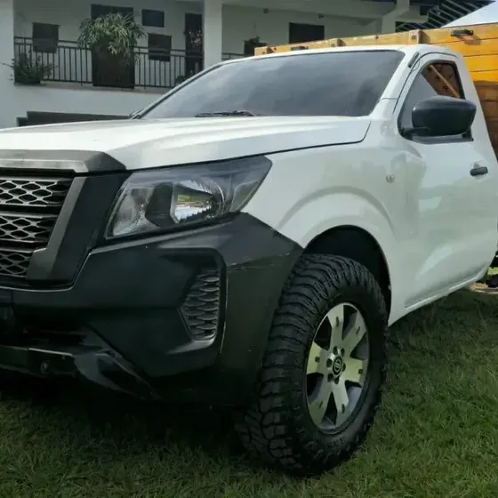 Nissan Frontier 2022 Estacas Diesel