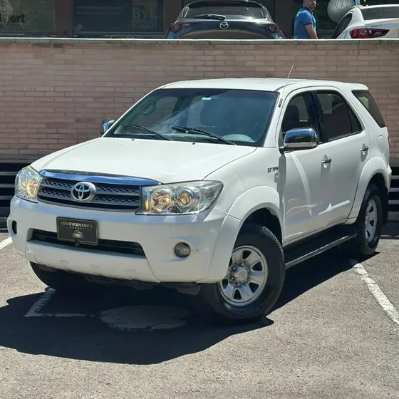 Toyota Fortuner 2011 2.7l 4x4 At