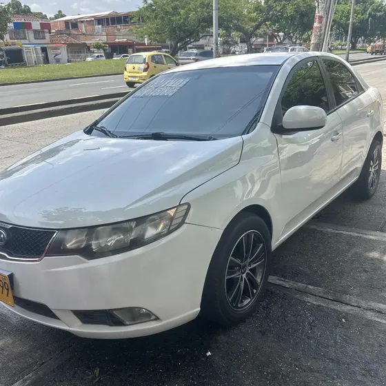 Kia Cerato Forte 2014 1.6 At