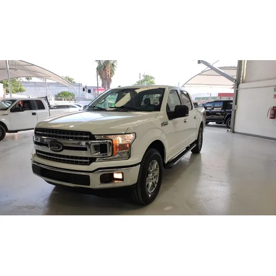 Ford F-150 2018 Ford F150 Crew Cab Xlt 4x4 5.0l