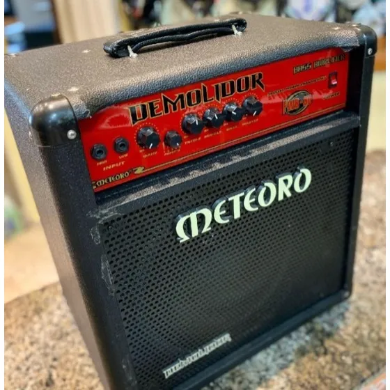 Amplificador Usado Meteoro Demolidor Fwb80 Para Baixo Bivolt