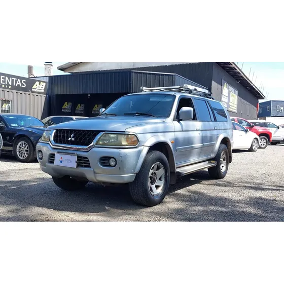 Mitsubishi Montero 2005