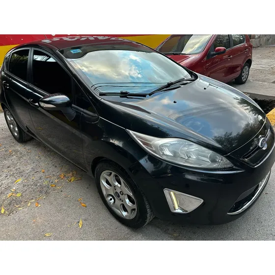 Ford Fiesta Kinetic 1.6 Design 120cv Titanium