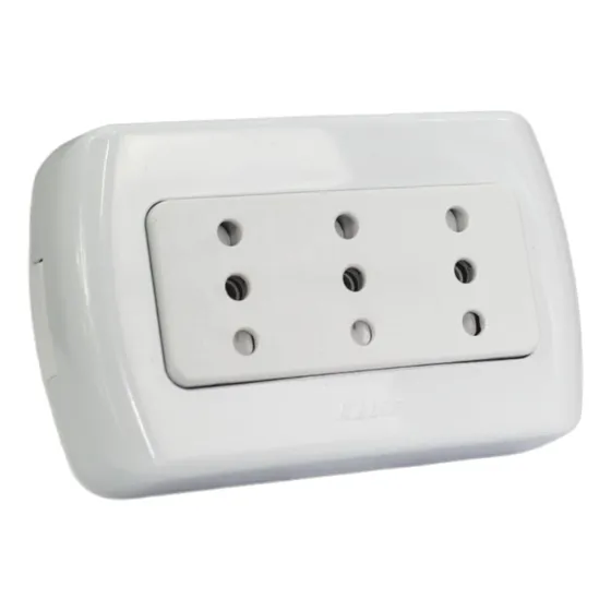 Enchufe Tomacorriente Triple Sobrepuesto 10a Marca Kalop Color Blanco