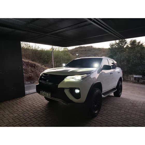 Toyota Hilux Sw4 2.8 Srx 177cv 4x4 7as At