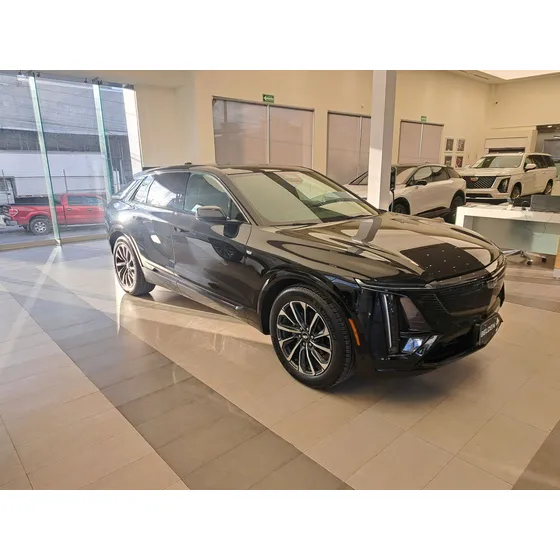 Cadillac Lyriq 450 Km Awd F At