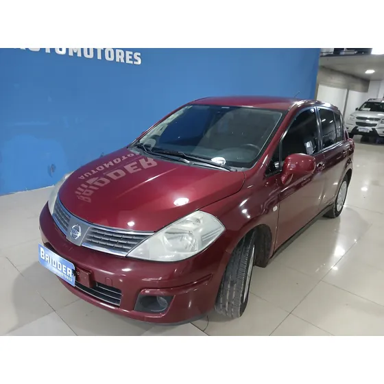 Nissan Tiida 1.8 Visia