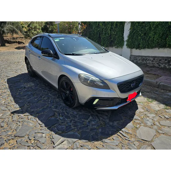 Volvo V40 Cross Country 2.5 T5 (256hp)