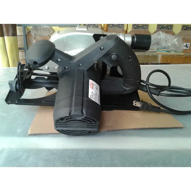 Sierra Circular Impact1400w110v/60hz+accesoriosguia,spaner
