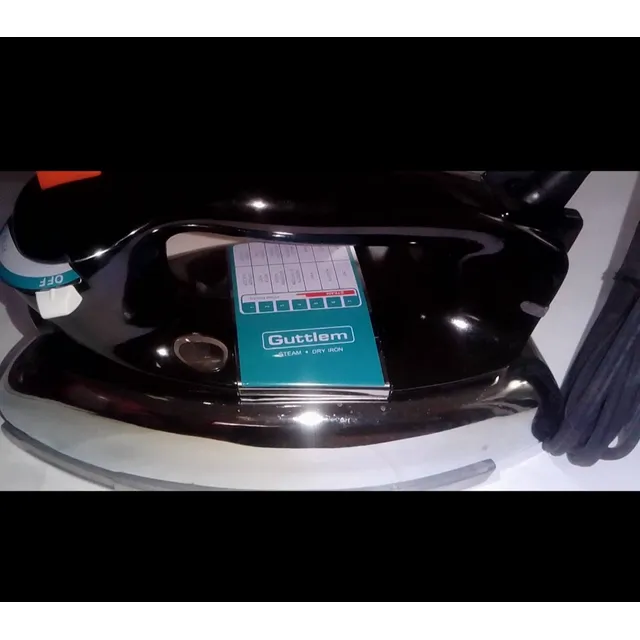Plancha A Vapor Marca Guttlem.