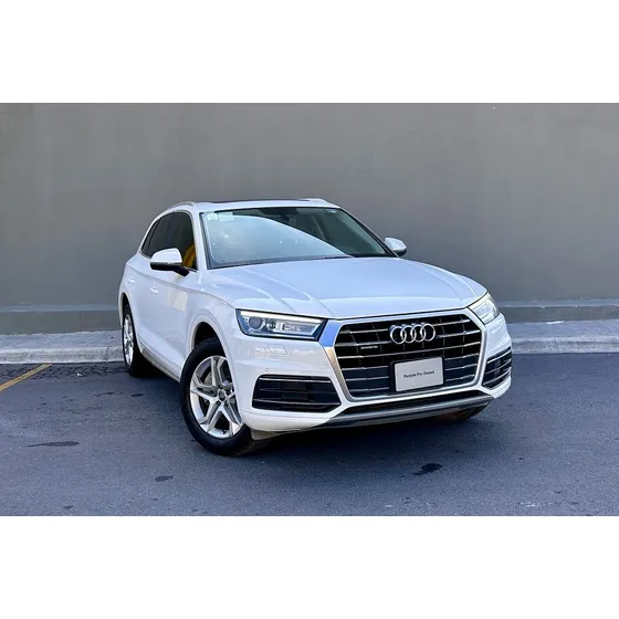 Audi Q5 2.0 L4 Select S-tronic At