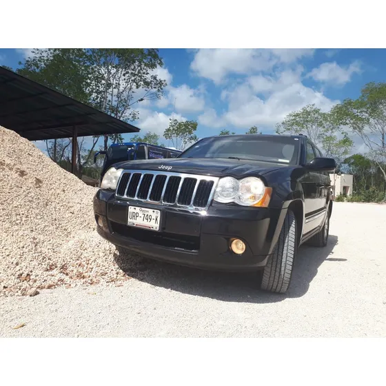 Jeep Grand Cherokee Limited V8 Power Tech 4x2 At