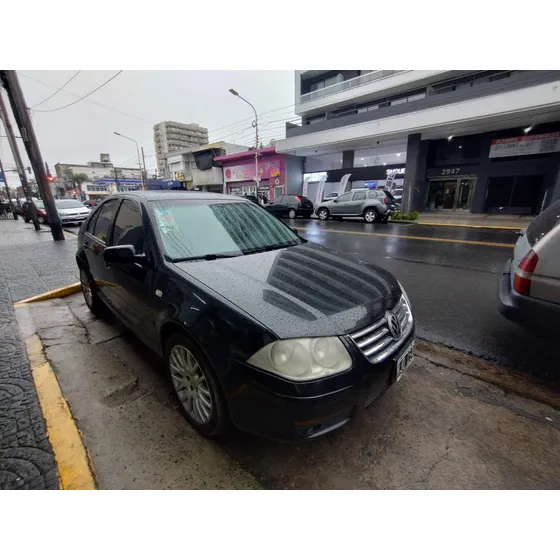 Volkswagen Bora 1.8 Highline T 180cv Cuero