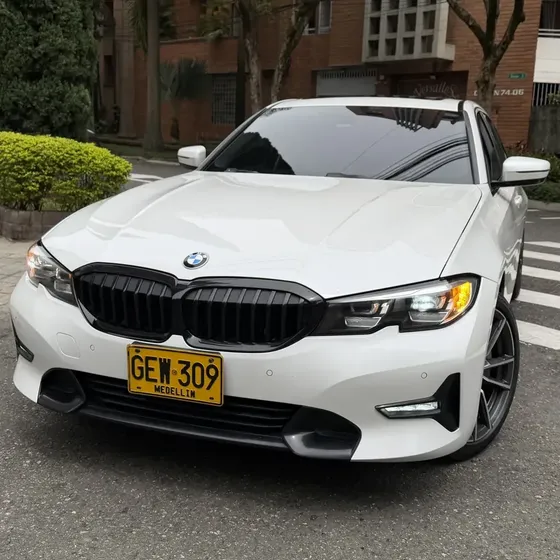 BMW 330i 2019 2.0 330i