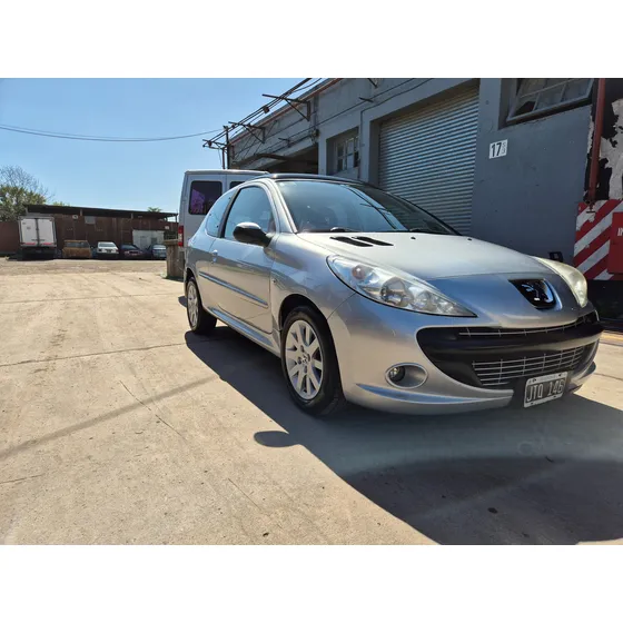 Peugeot 207 1.6 Xt