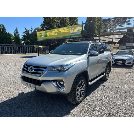Toyota Fortuner Srv Lgb0
