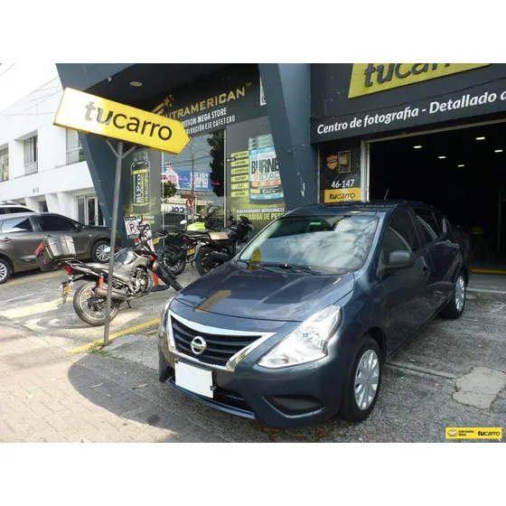 Nissan Versa 1.6 Sense