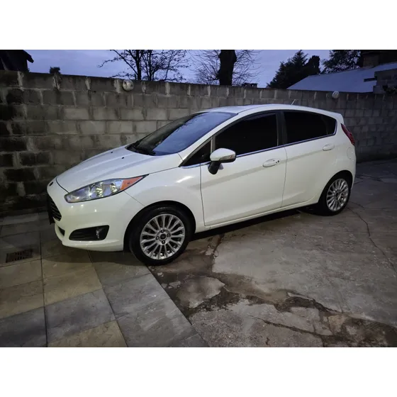 Ford Fiesta Kinetic 1.6 Titanium 120cv