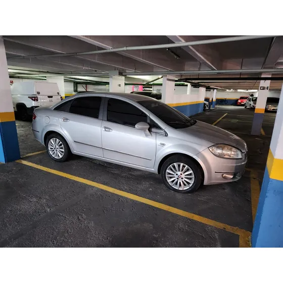 Fiat Linea 1.8 16v Essence Flex Dualogic 4p