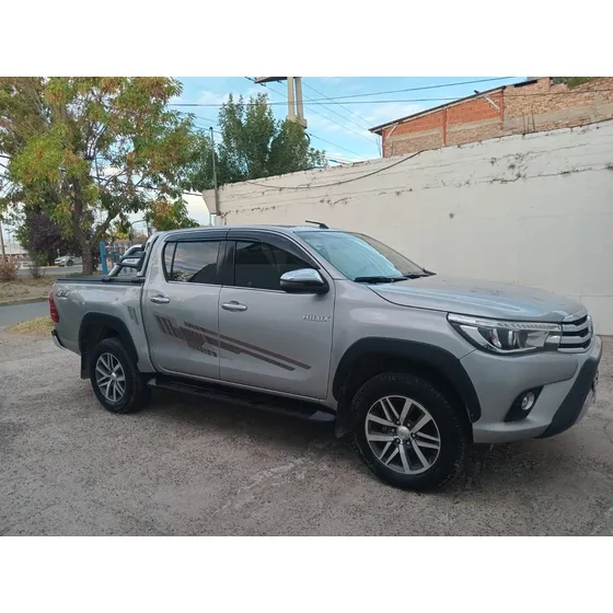 Toyota Hilux Pick-up 2.8 Cd Srx 177cv 4x4